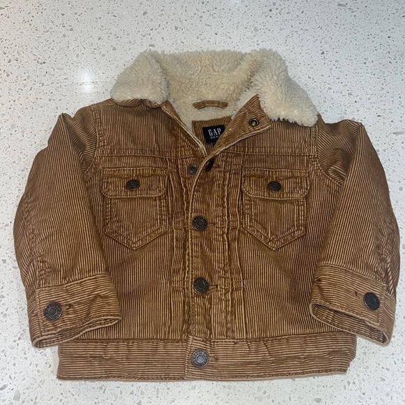 12-18m sherpa lined GAP corduroy jacket - Picture 2 of 4